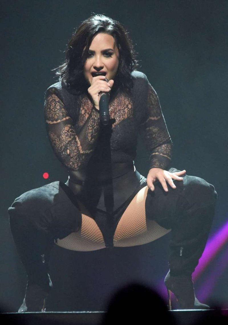 Demi lovato hot