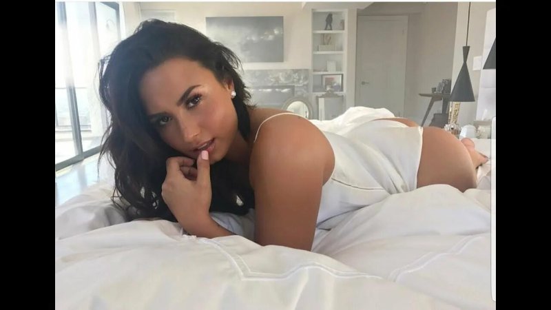 Demi lovato hot