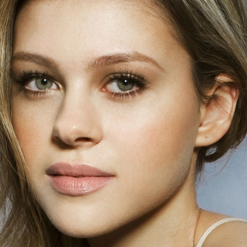 Nicola peltz