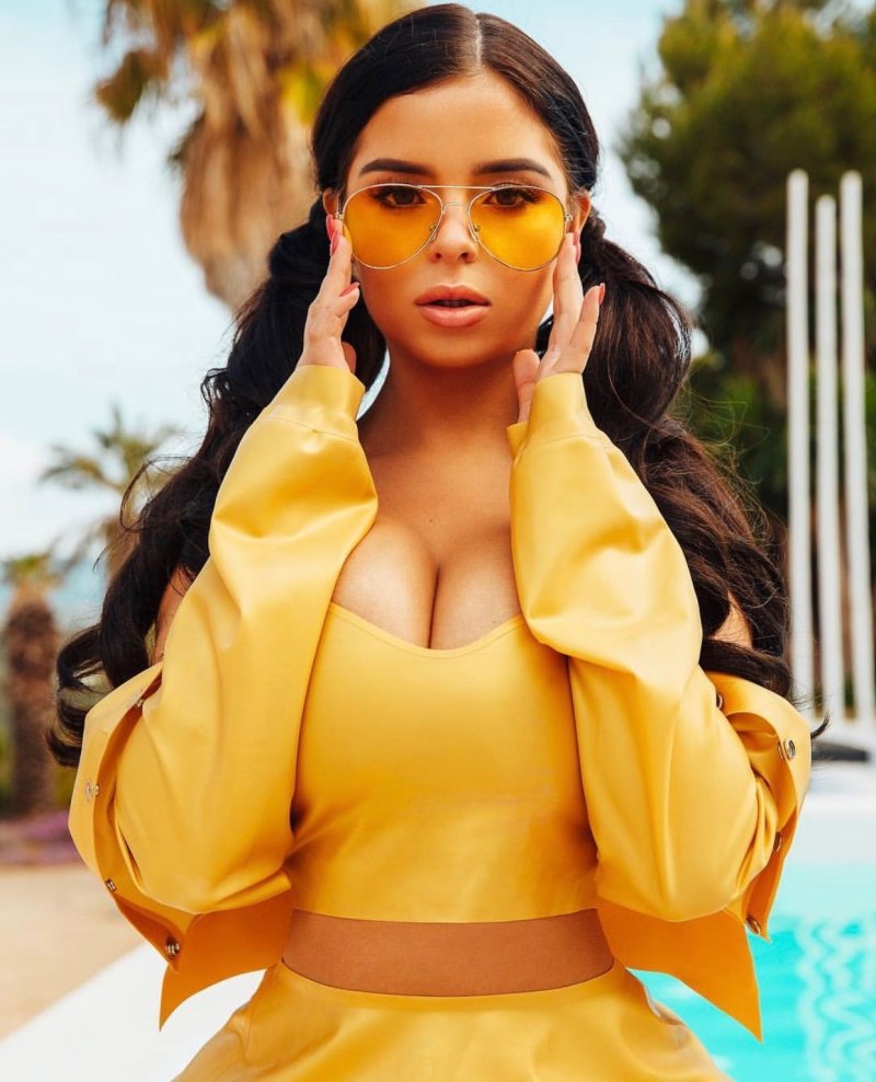 Demi rose