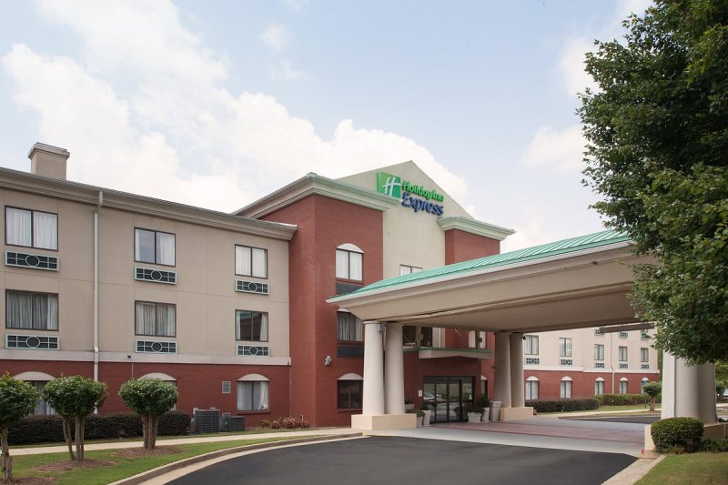 Holiday inn express hotel suites