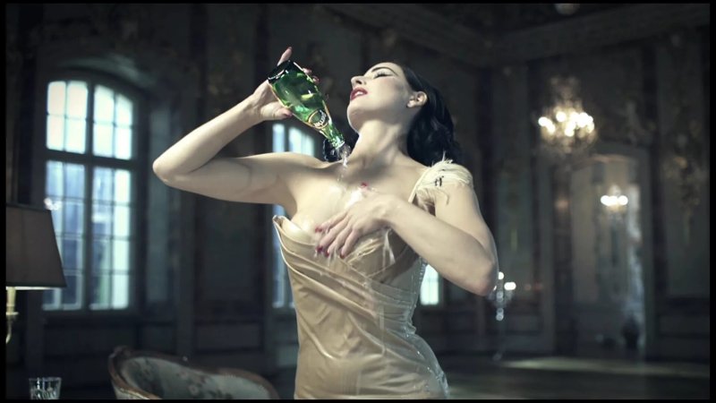 Dita von teese - perrier