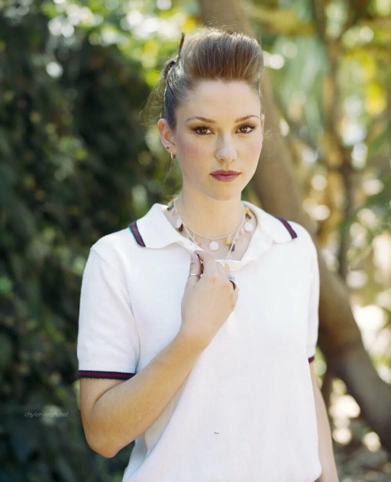 Chyler leigh