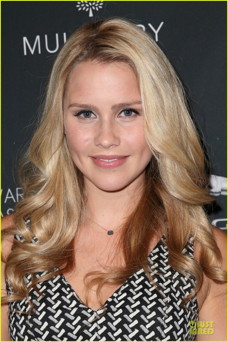 Claire holt