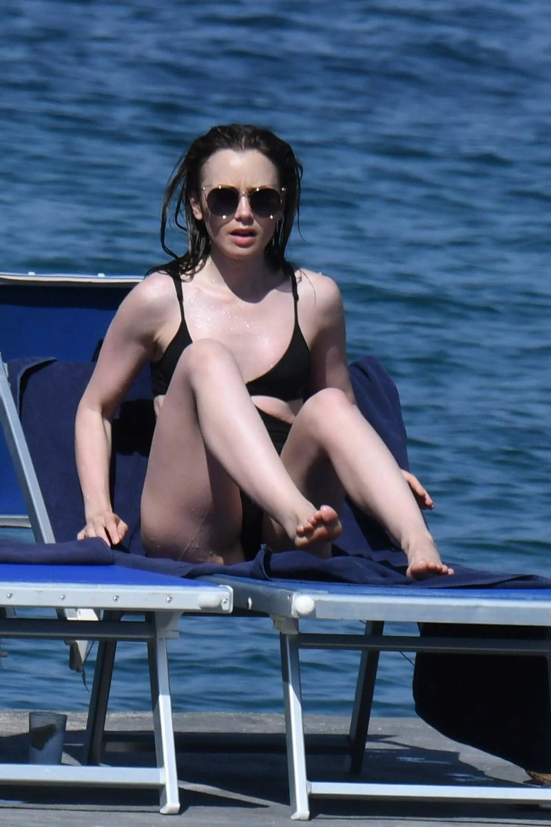 Lily collins в купальнике