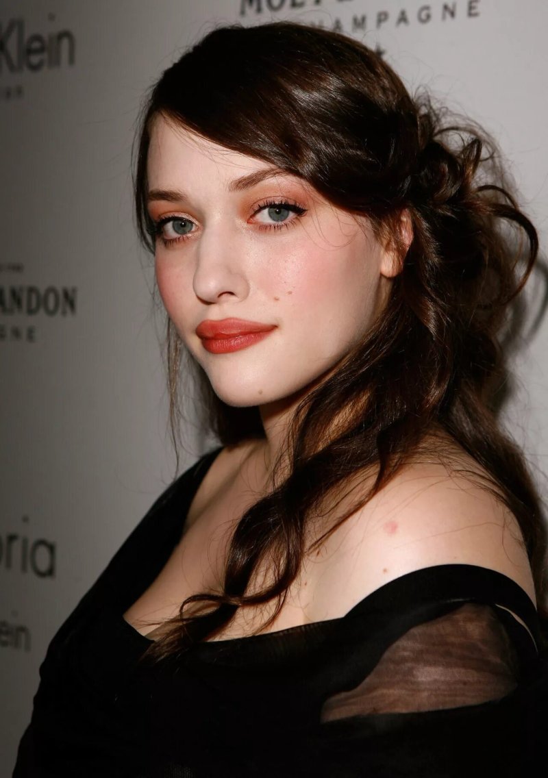 Kat dennings beth behrs