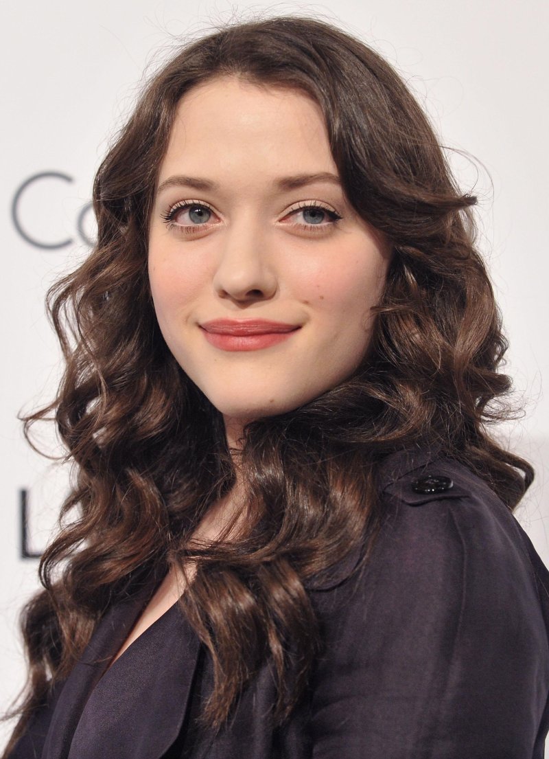 Kat dennings beth behrs