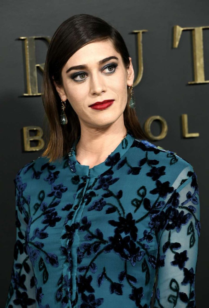 Lizzy caplan