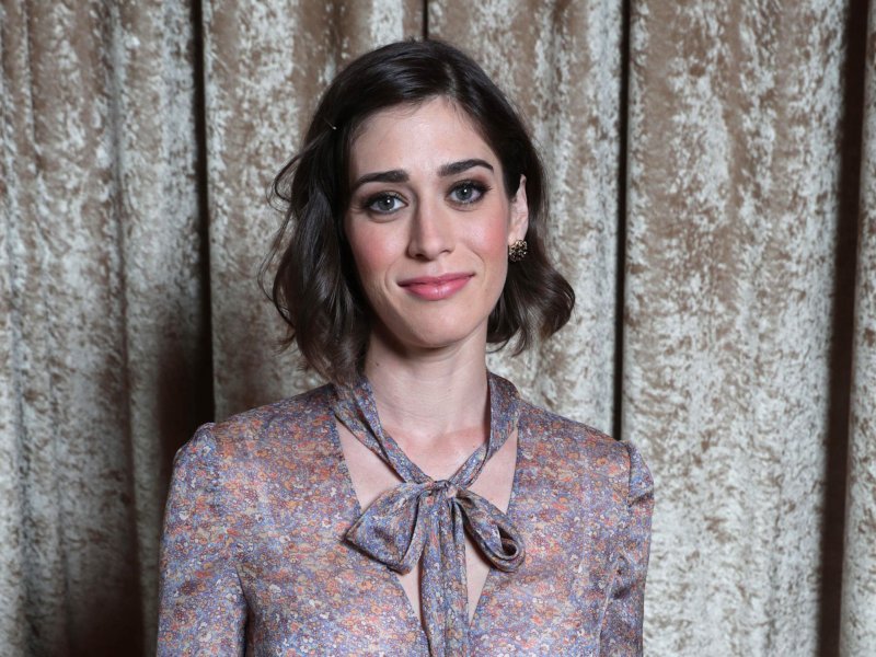 Lizzy caplan