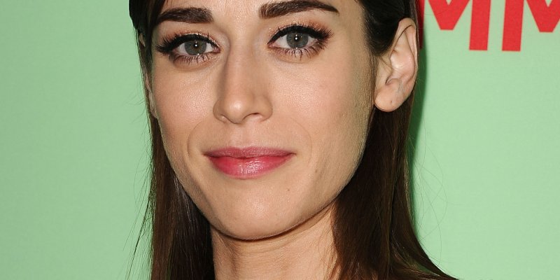 Лиззи каплан lizzy caplan