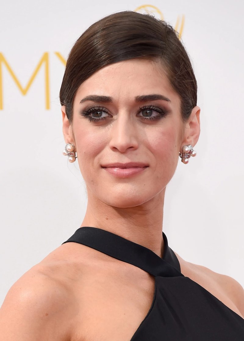 Lizzy caplan