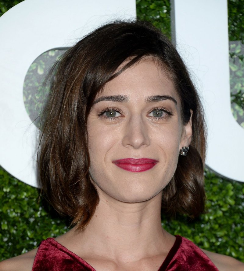 Лиззи каплан lizzy caplan