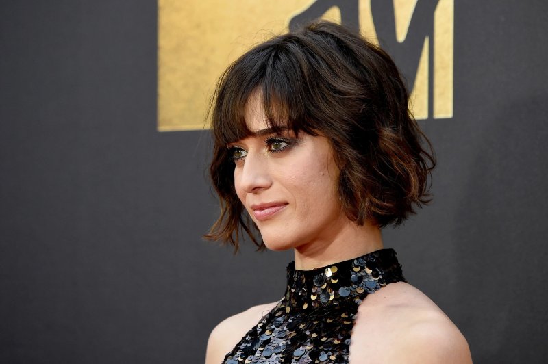 Lizzy caplan