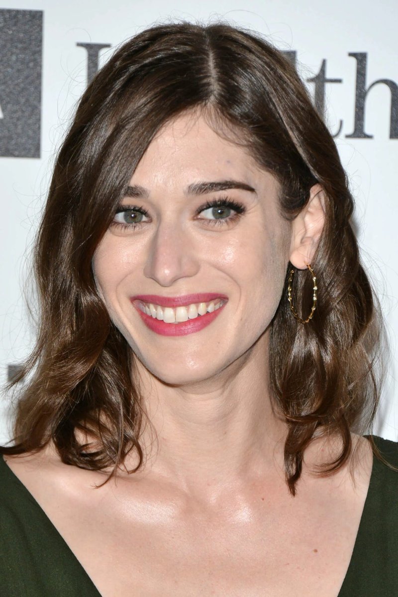 Лиззи каплан lizzy caplan