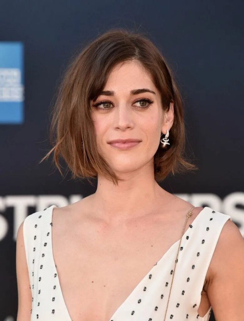 Lizzy caplan