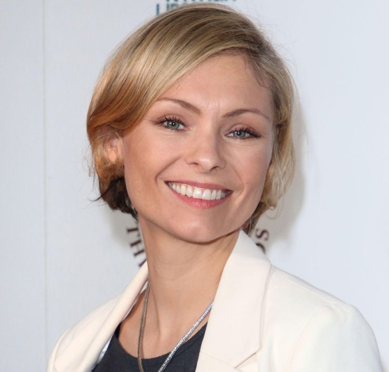 Myanna buring