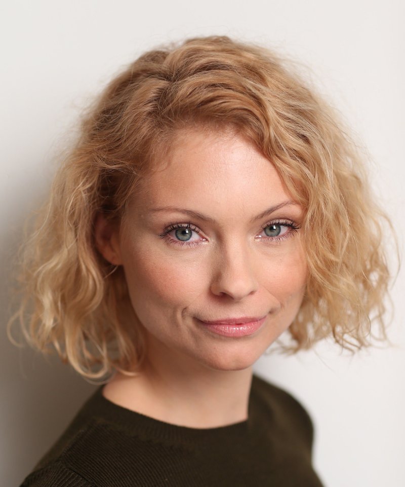 Myanna buring