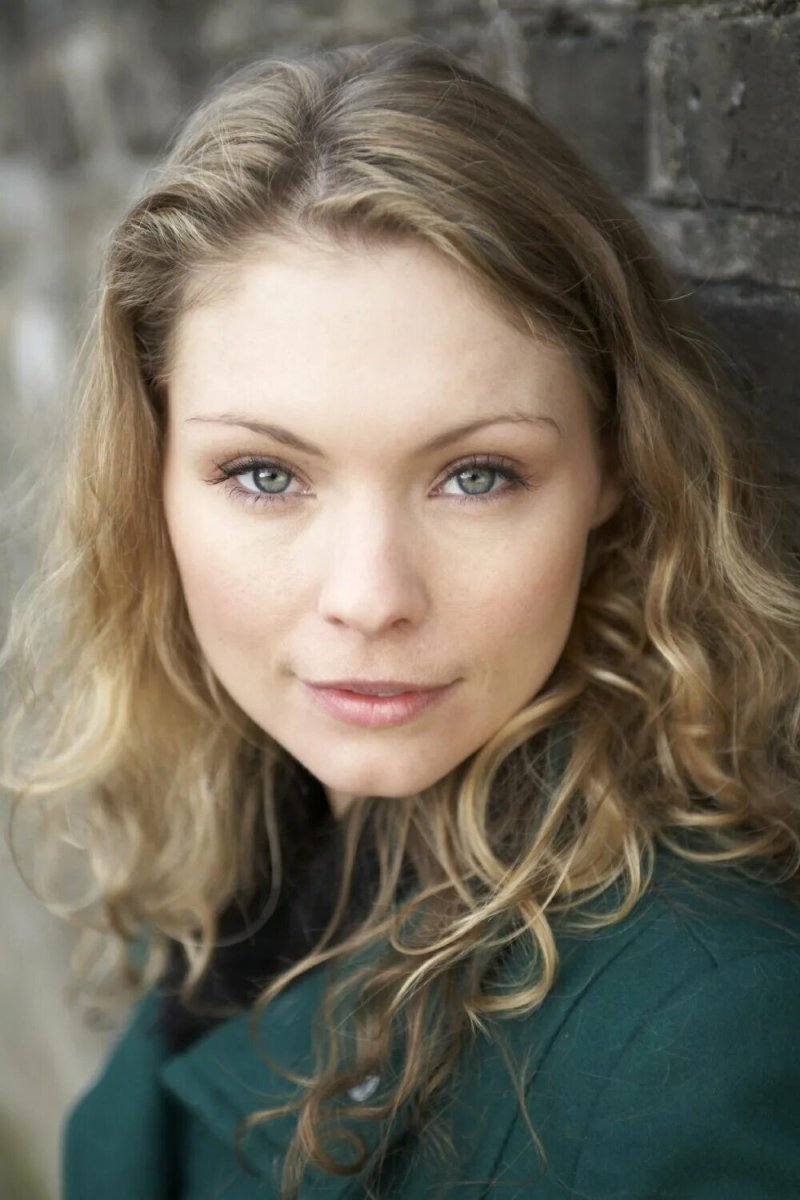 Myanna buring