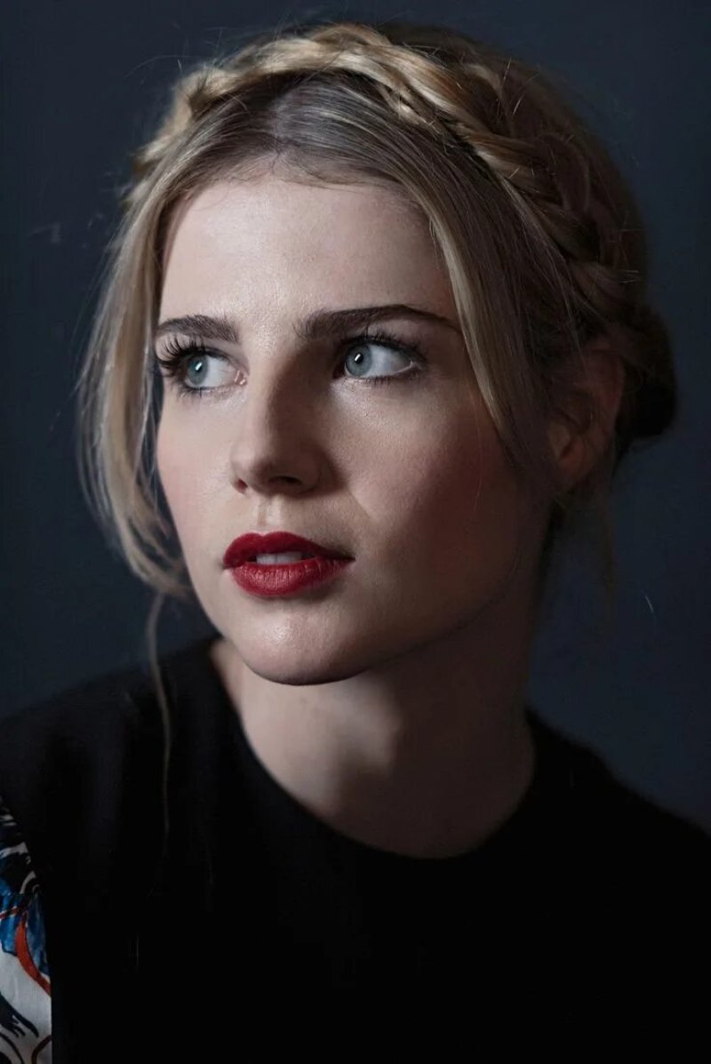 Lucy boynton