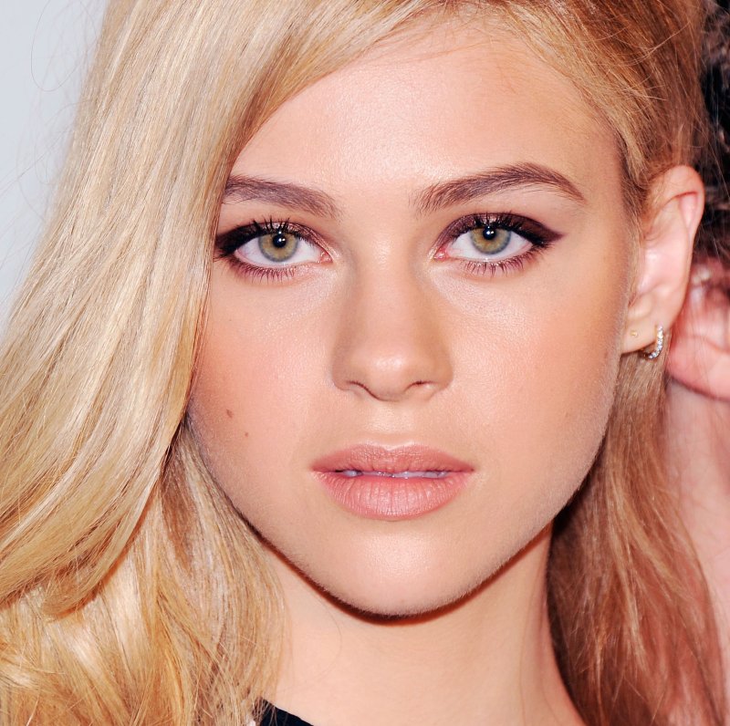 Nicola peltz