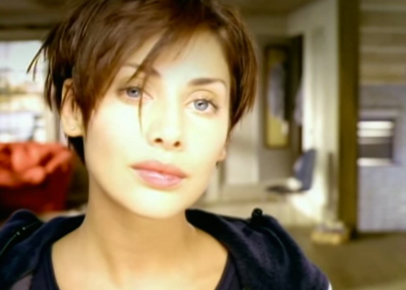 Natalie imbruglia torn