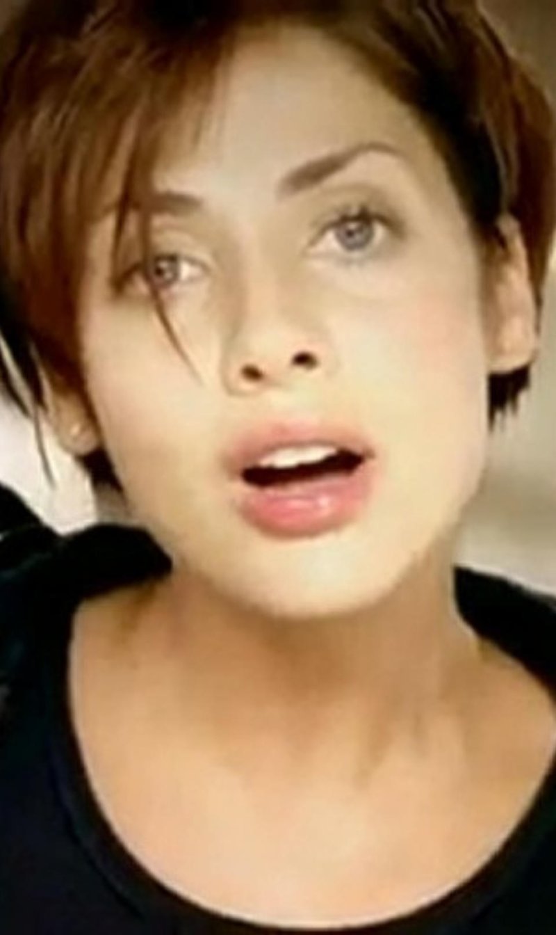 Natalie imbruglia torn