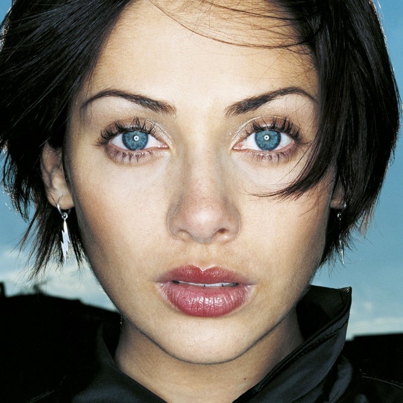 Natalie imbruglia torn