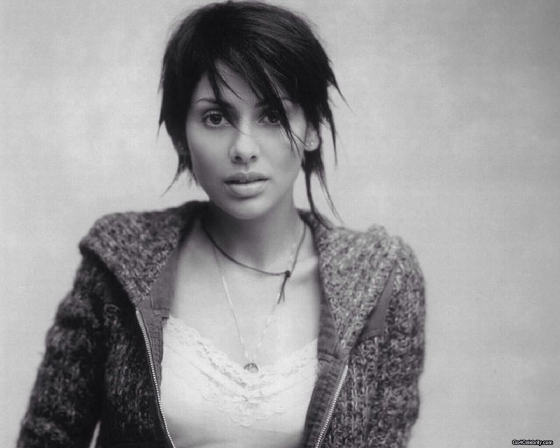 Natalie imbruglia torn