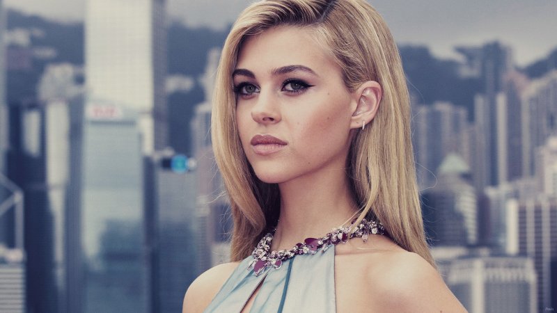 Nicola peltz