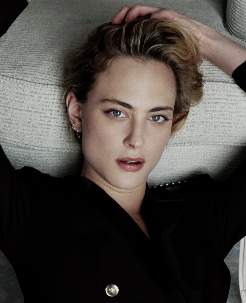 Nora arnezeder