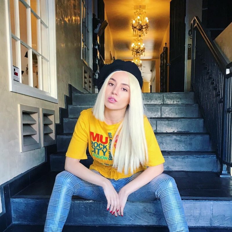 Ava max