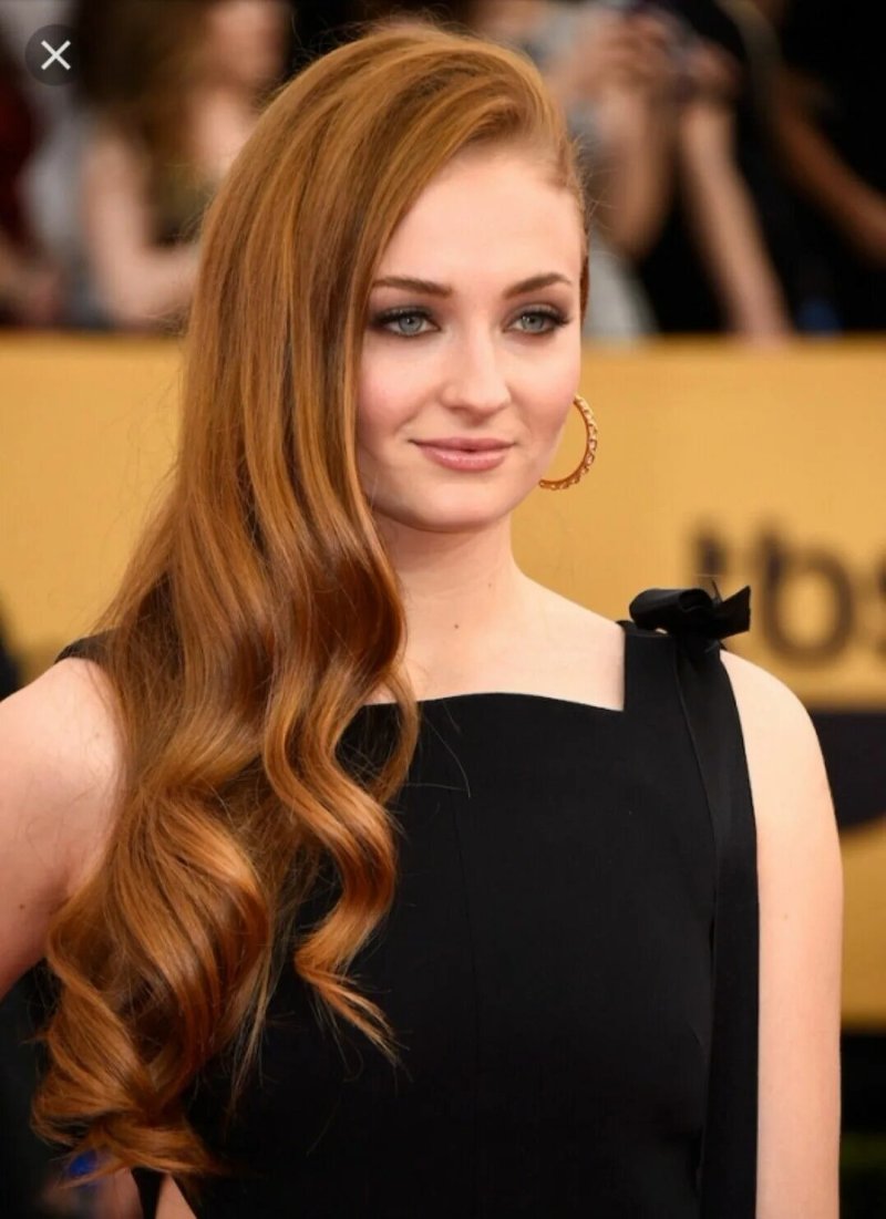 Sophie turner n