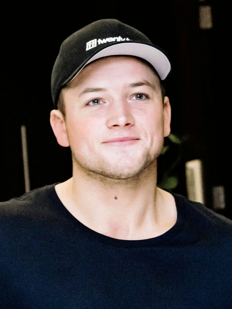 Taron egerton