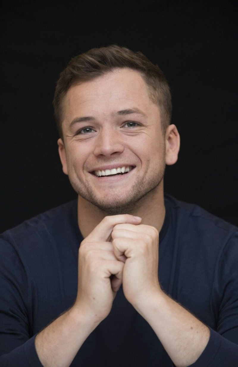 Taron egerton