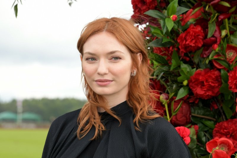 Eleanor tomlinson