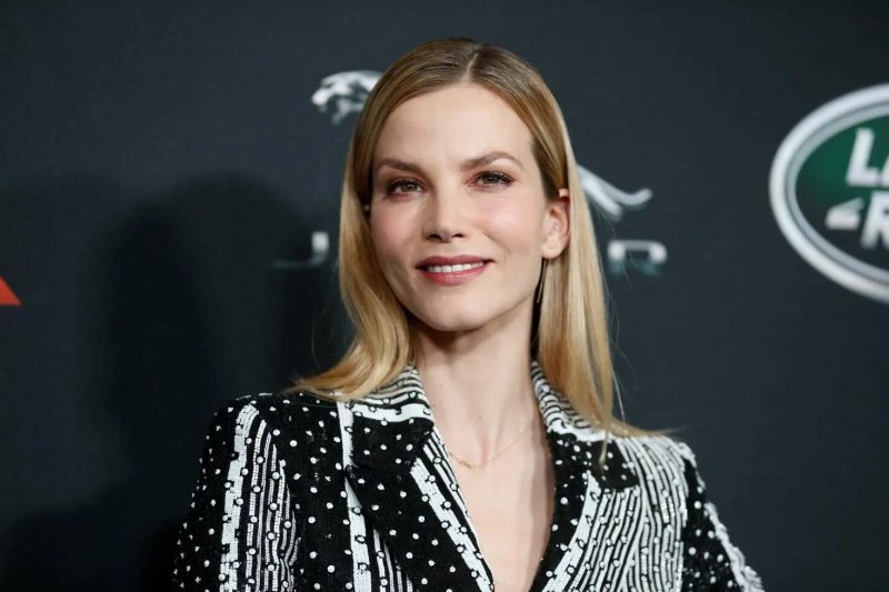 Sylvia hoeks