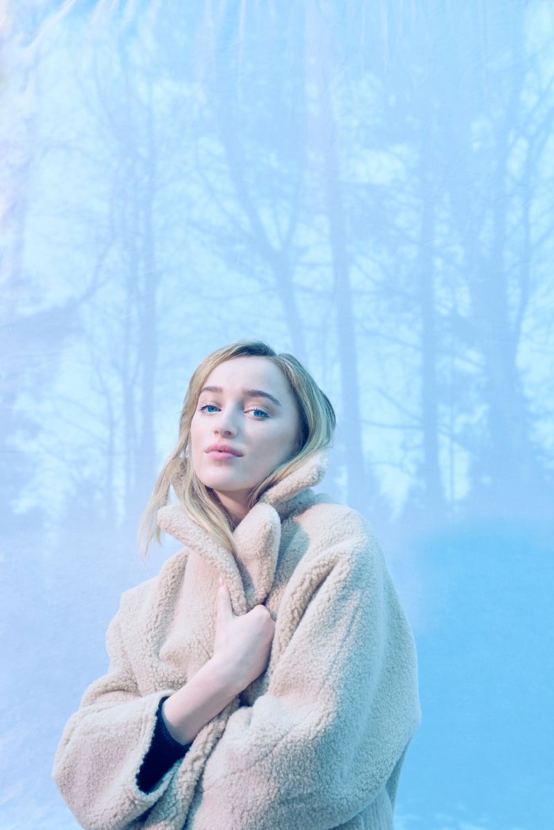 Phoebe dynevor