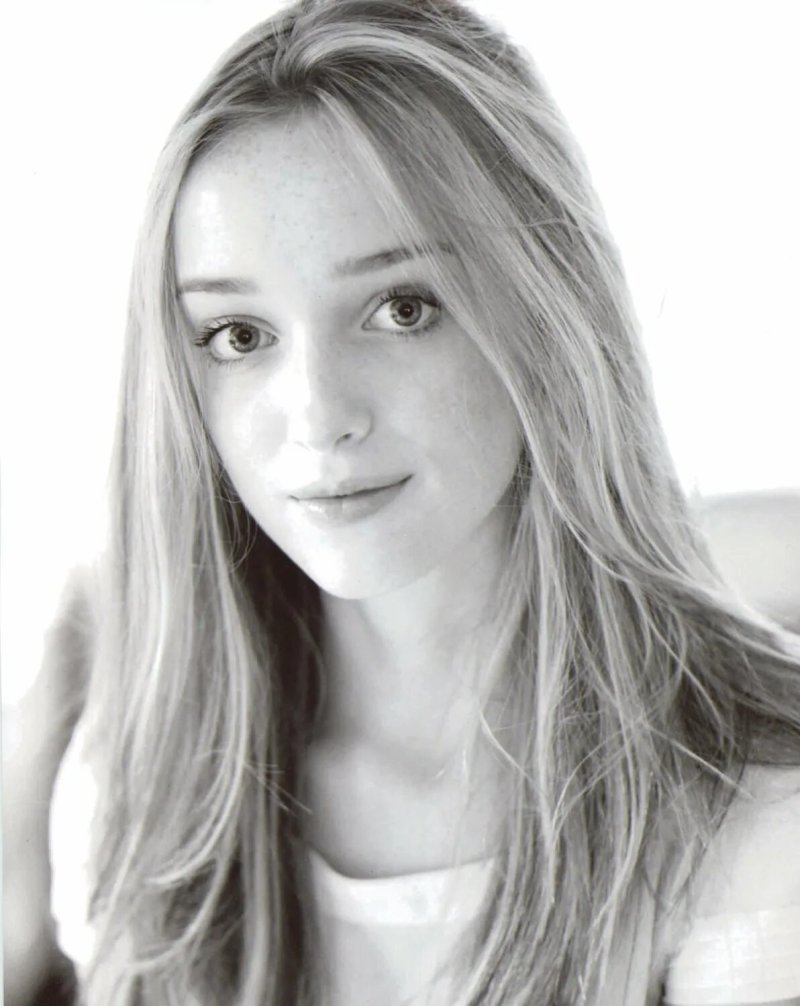 Phoebe dynevor