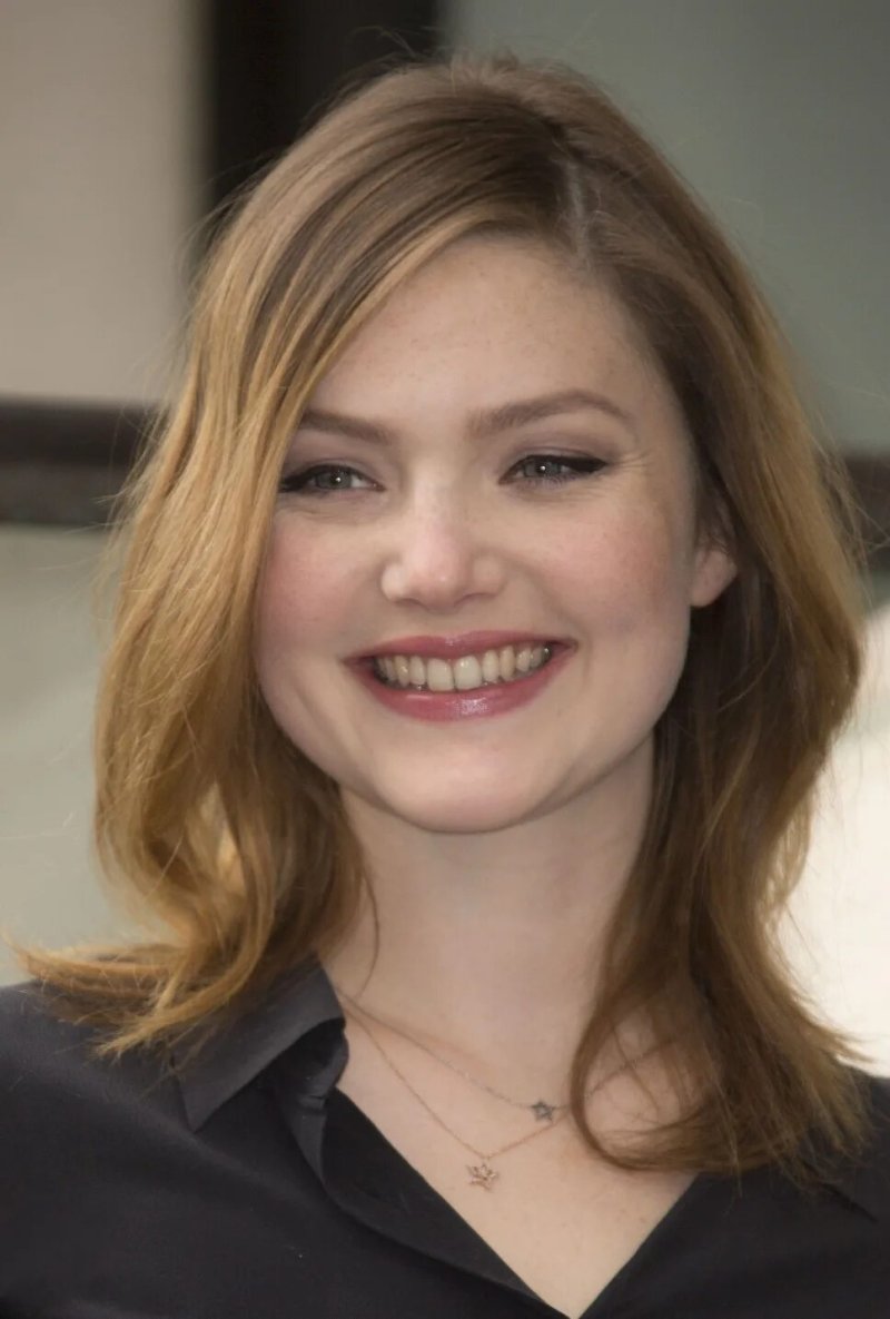 Holliday grainger