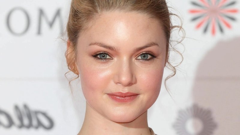 Holliday grainger