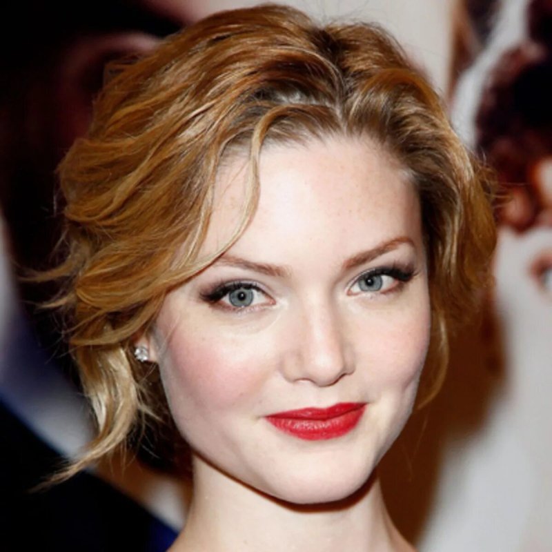 Holliday grainger