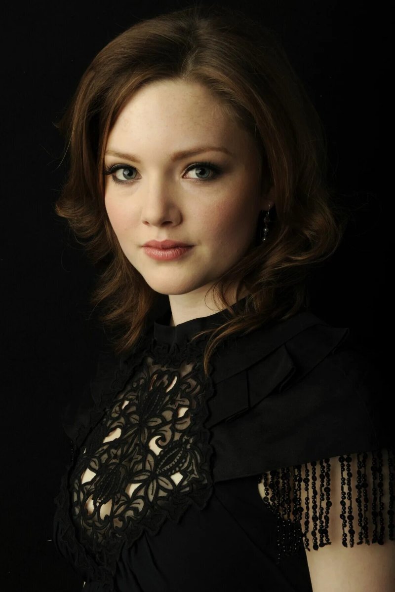 Holliday grainger