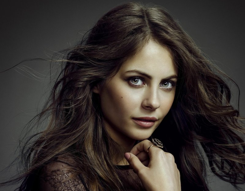 Willa holland