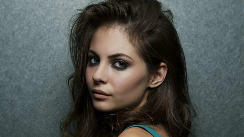 Willa holland