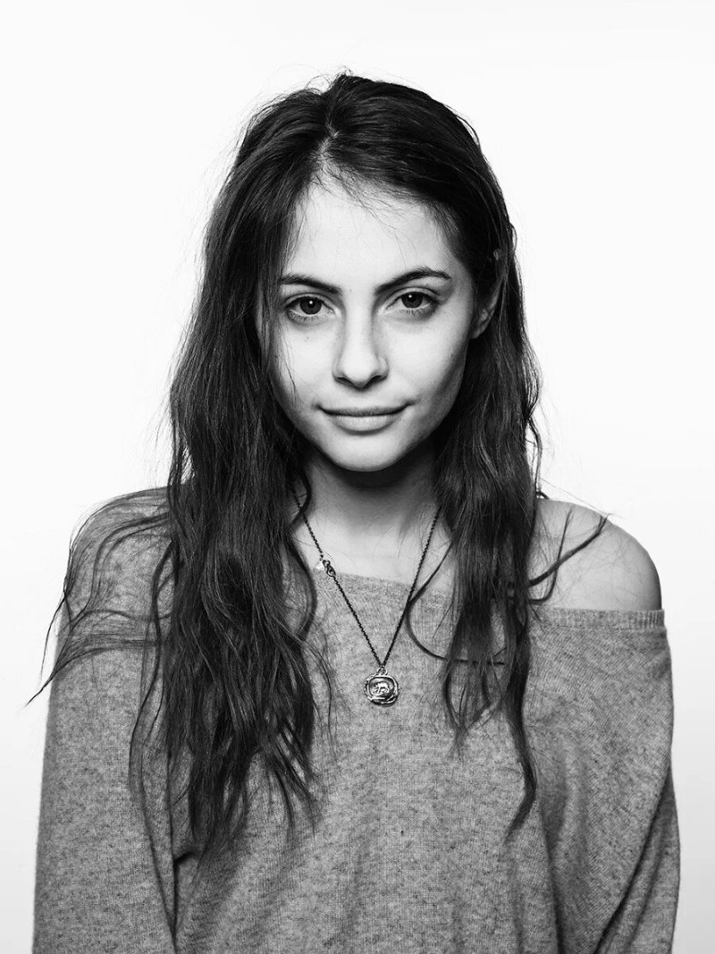 Willa holland