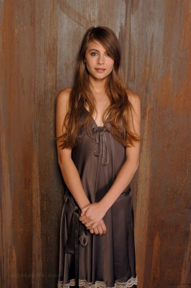 Willa holland