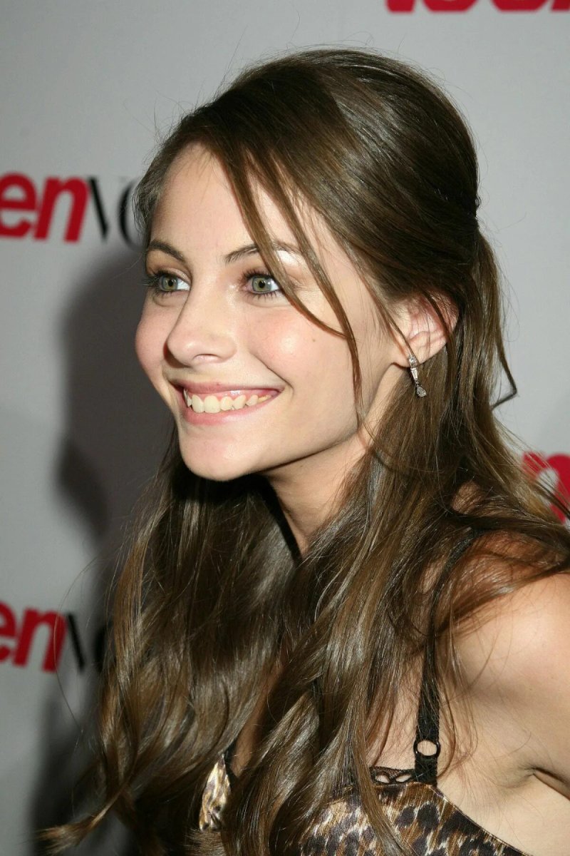 Willa holland