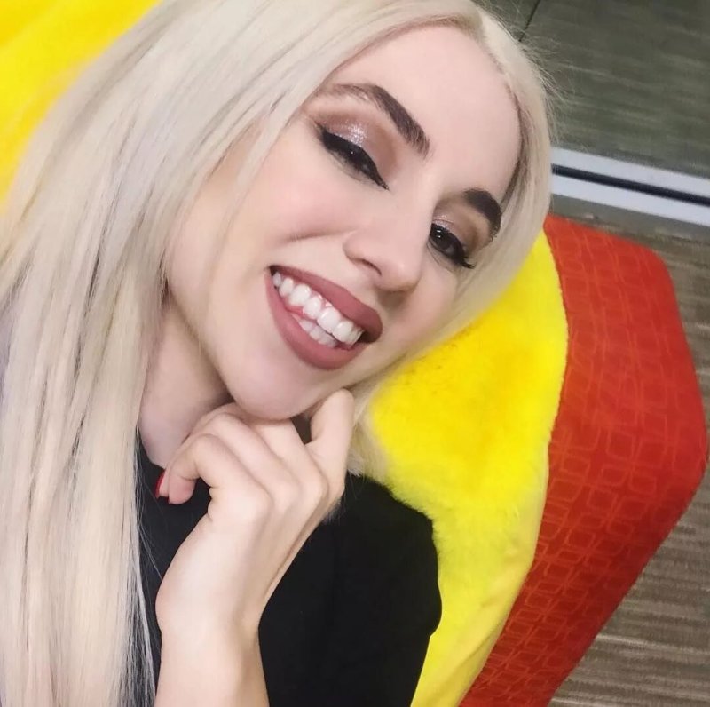 Ava max