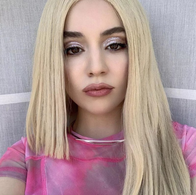 Ava max