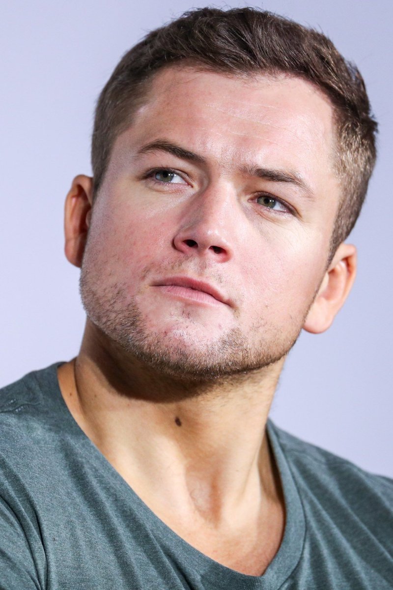 Taron egerton